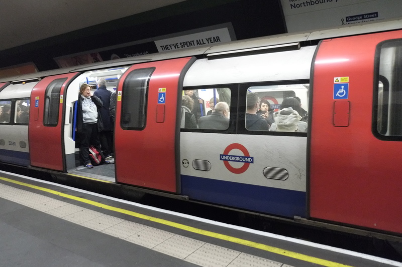mode of transportation, England, city Life, Station, mind the gap, train, subway Station, people Traveling, urban Scene, 4K, architecture, indoors, travel