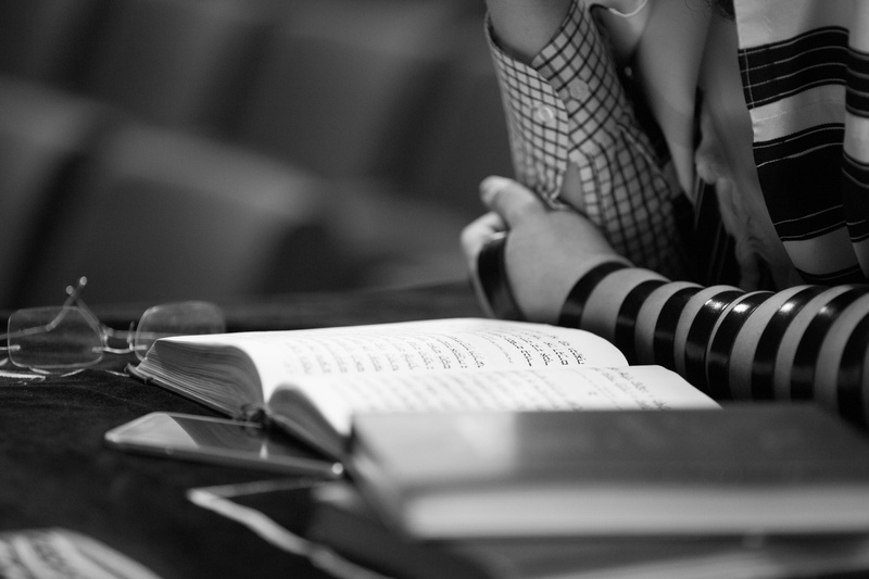 hebrew, hasid, people, jew, religion, mitzvah, human limb, close-up, human hand, siddur, music, selective focus, 5K, studying, judaism, indoors, talmud