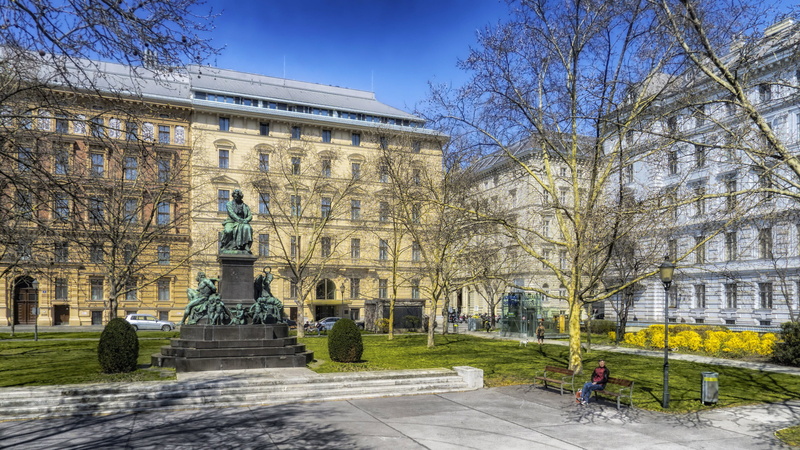 clear sky, branch, nature, beethoven plaza, Austria, city, blue, vienna, built Structure, the past, famous Place, bare tree, tree, Plaza, austria, architectural column