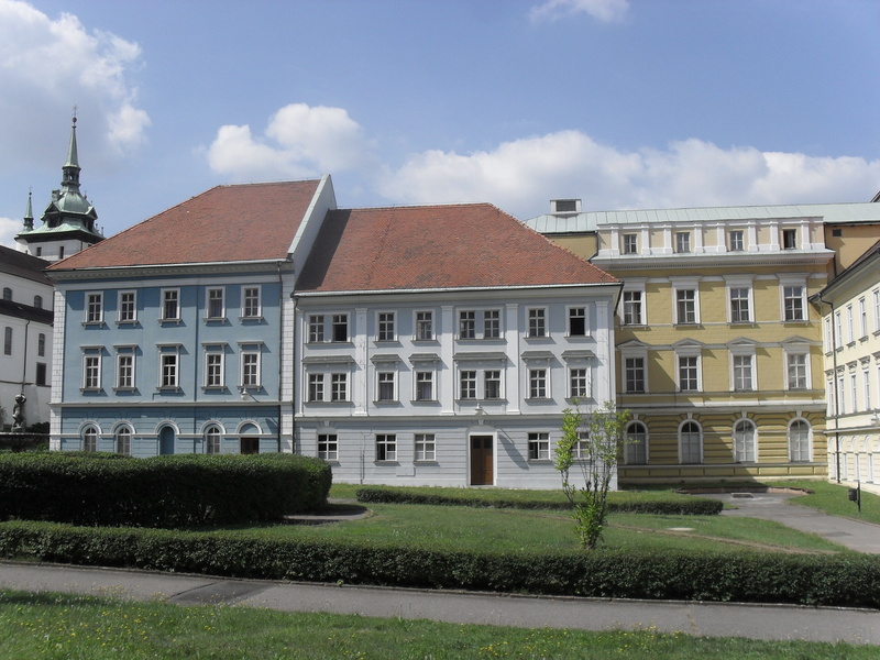 teplice, nature, house, beethoven, destination, tourism, built structure, history, no people, roofs, mansion, sky, garden path, europe, hedge, building