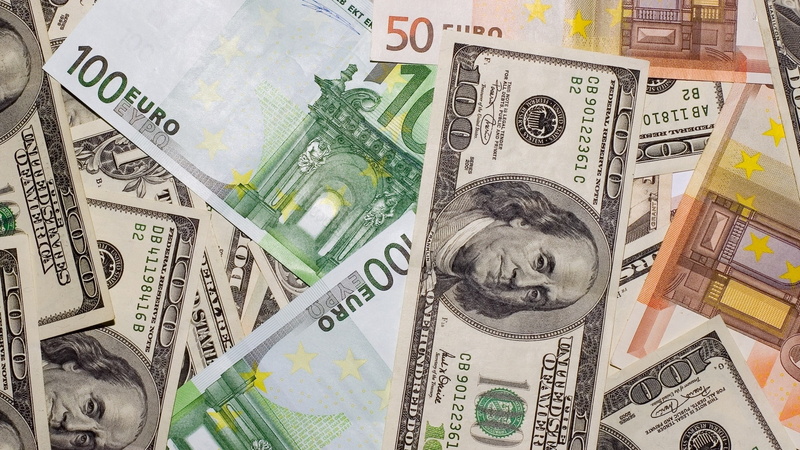 economy, bills, dollars, communication, heap, finance, large group of objects, indoors, number 100, uS Currency, abundance, representation, paper, no people