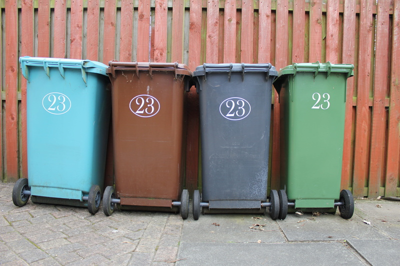 garbage bin, grey, hygiene, disposal, line up, environmental issues, text, footpath, street, garbage, rubbish, 5K, outdoors, no people, multi colored