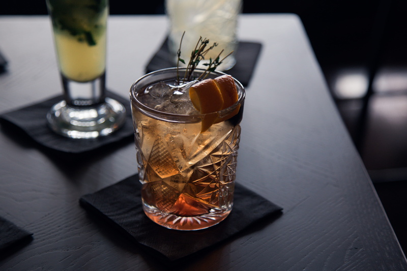 5K, leaf, oldfashioned, chester, cold temperature, ice, freshness, no people, pub, frozen, cocktail, glass - material, table, whisky, old, restaurant