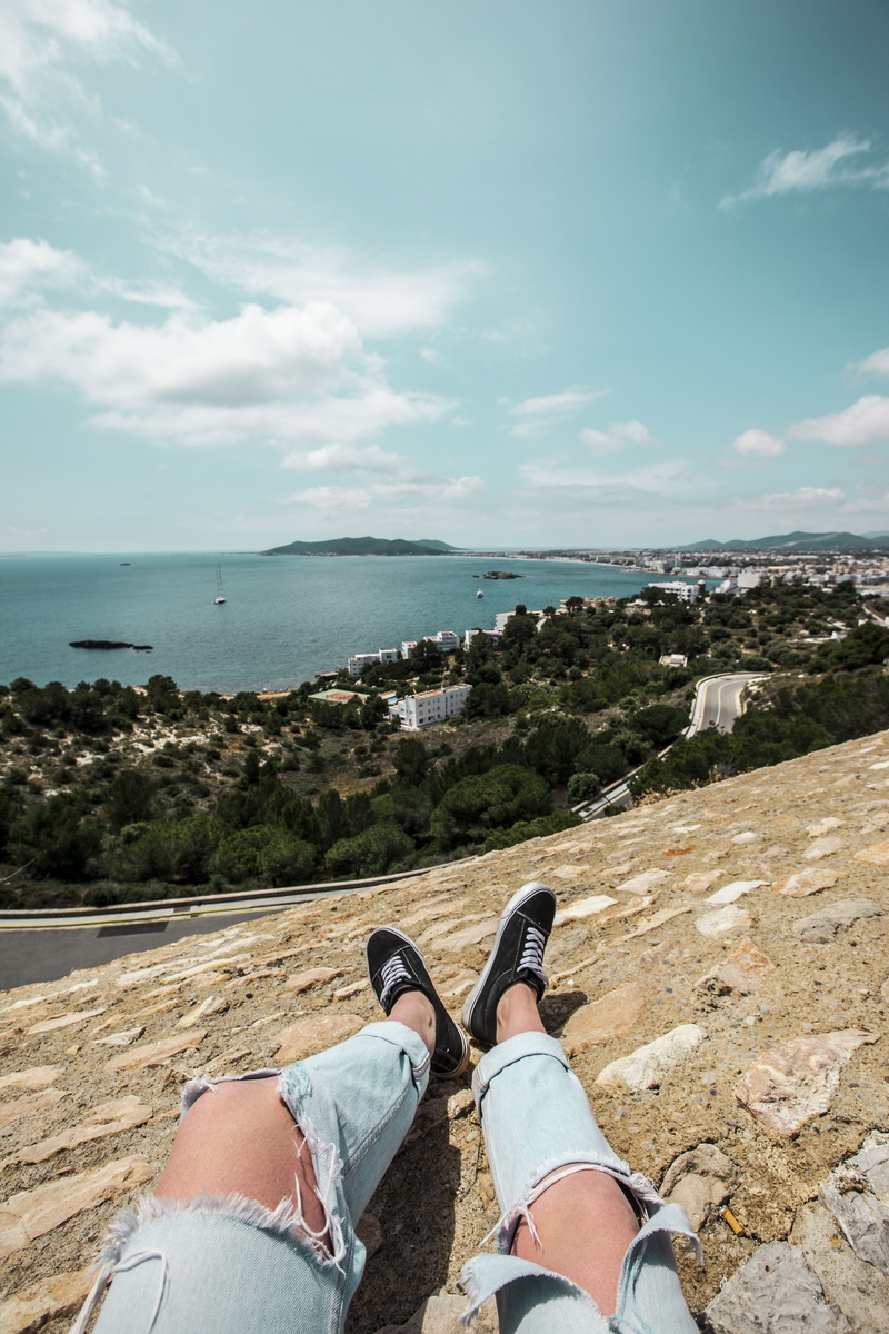 mountain, ocean, scenics - nature, cloud - sky, 5K, travel, sky, recreation, human leg, tan, tropical, tropic, horizon, tattered, real people, leisure