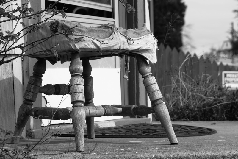 tatters, 4K, old stuff, bench, outdoor play equipment, architecture, chair, building exterior, plant, nature, no people, strength, focus on foreground