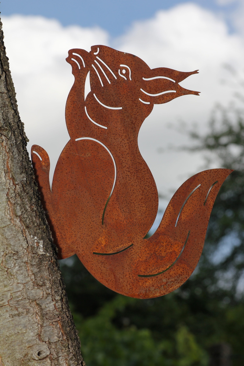 representation, aesthetic, creativity, plant, no people, nature, climb, sculpture, trunk, verifiable kitten, craft, sky, animal representation, rodent