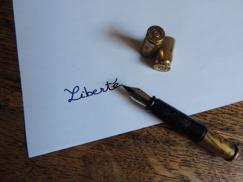 close-up, art and craft, calligraphy, ink, western script, ink well, stylo, wood - material, 4K, douille, sign, wood, paper, message, pen, table, handwriting