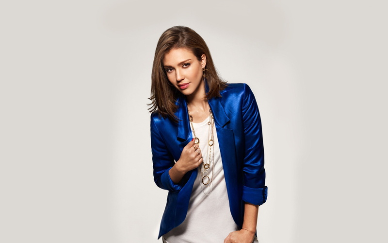 white background, hairstyle, front view, studio shot, casual clothing, standing, blazer, waist up, looking at camera, alba, copy space, jessica
