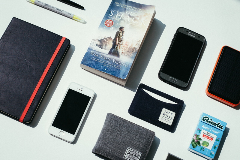 table, cardholder, wireless technology, 4K, high angle view, directly above, computer, screen, mobile phone, no people, wallet, connection, notebook, ricola