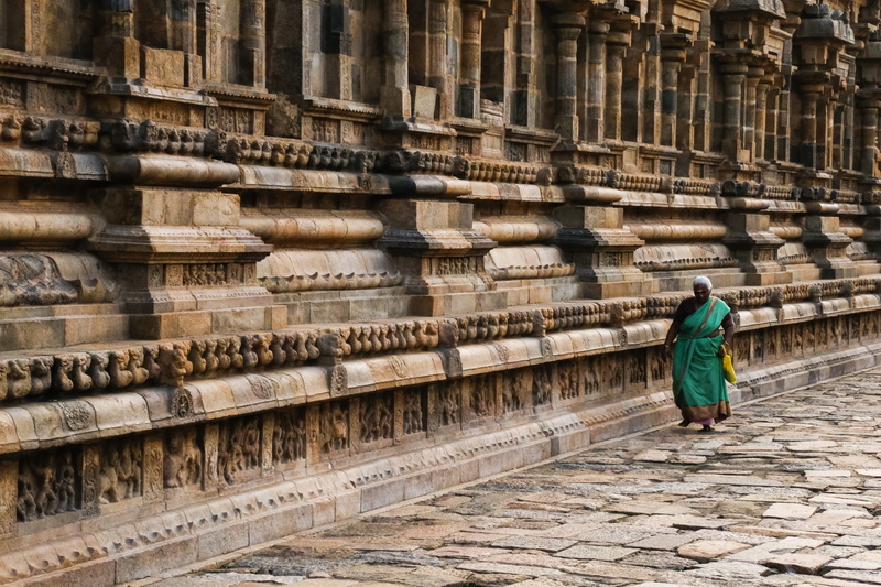 steps and staircases, traditional, urban, full length, photo, along, faith, real people, one person, 2K, dress, culture, traditional clothing, city, adult