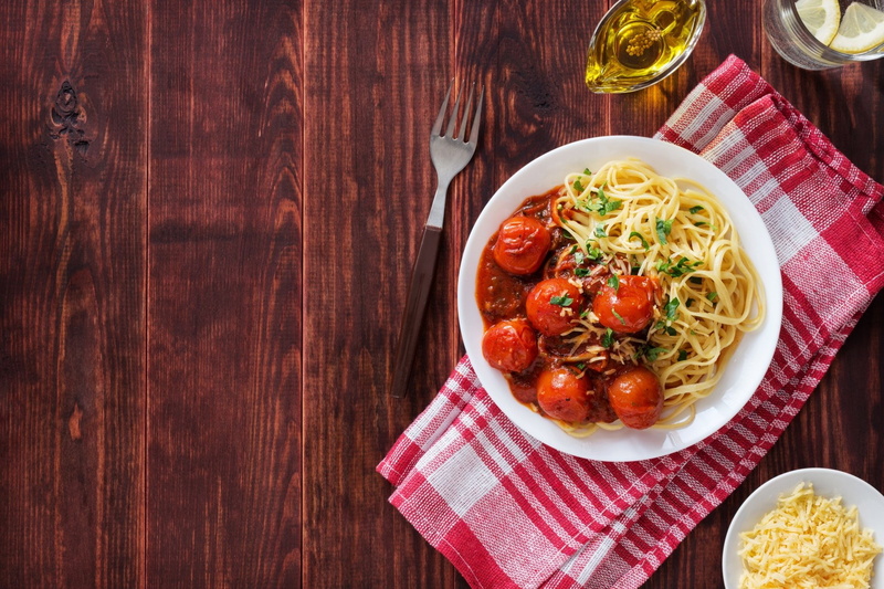 wood - material, Meal, Still Life, indoors, spaghetti, plate, no people, vegetable, Tomato, high angle view, italian food, garnish, Food, crockery, wellbeing