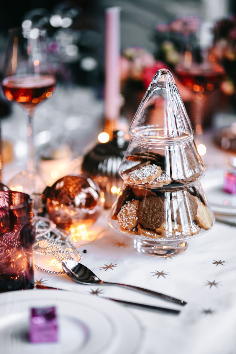 table, christmas Ornament, still life, drink, freshness, refreshment, holiday, selective focus, setting, red wine, indoors, food, celebration, winter, xmas