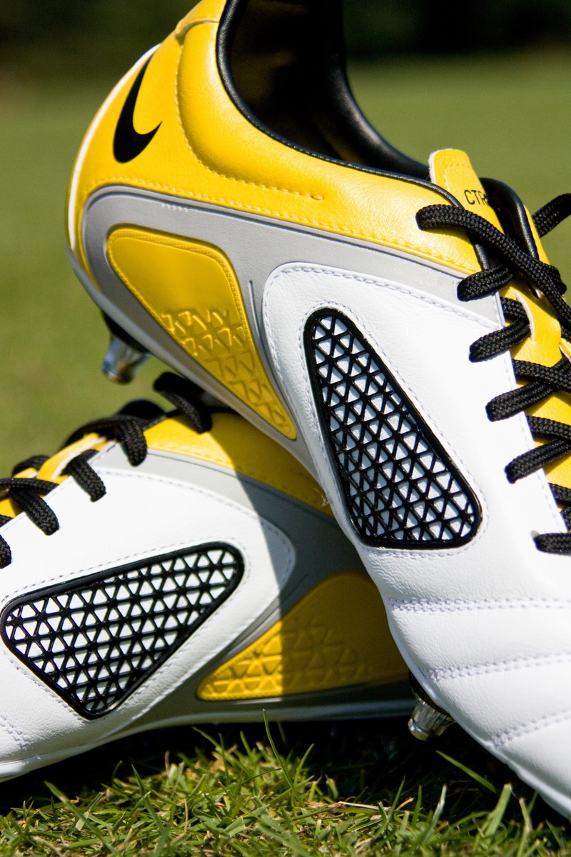 yellow, headwear, outdoors, low section, united, white, grass, world, cleats, england, 4K, close-up, plant, liverpool, ball, sports equipment, chelsea