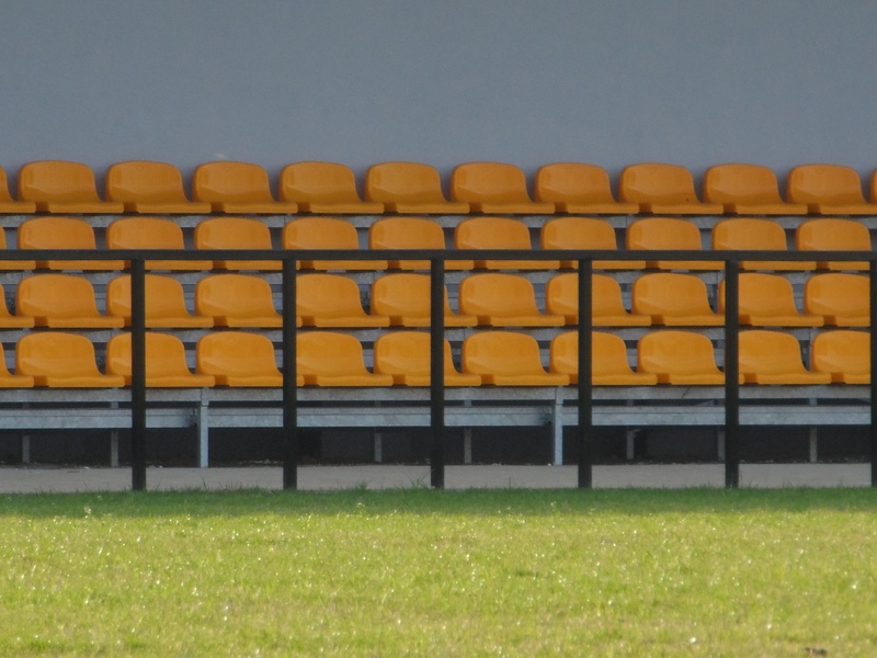 order, nature, grass, side by side, stadium, field, bleachers, seat, arrangement, 2K, no people, green color, chair, absence, outdoors, large group of objects