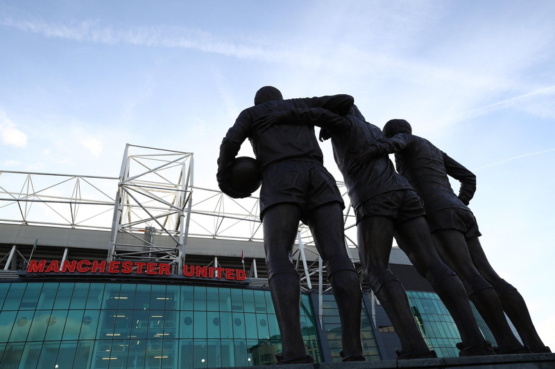 men, sky, people, day, low angle view, teamwork, outdoors, cloud - sky, standing, rear view, full length, building exterior, built structure, statue, victory