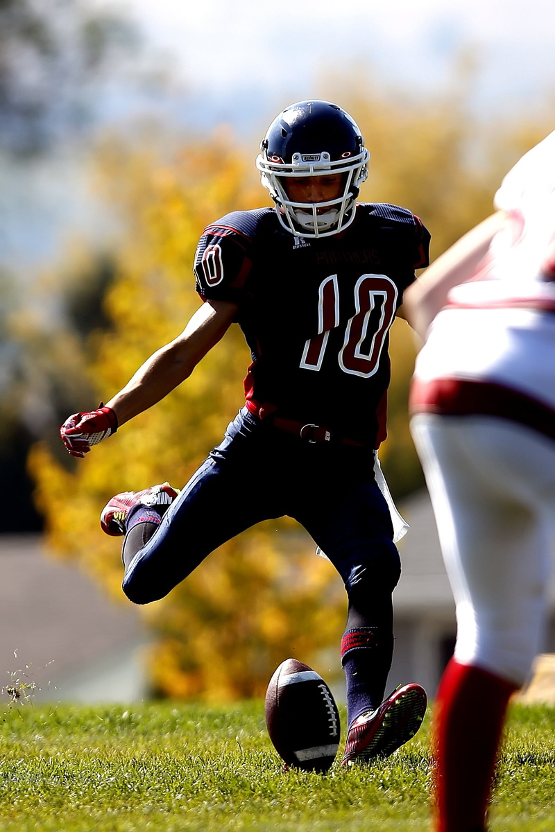 competition, full length, american football - sport, canadian, player, people, american football player, high school, athlete, sports helmet, football player
