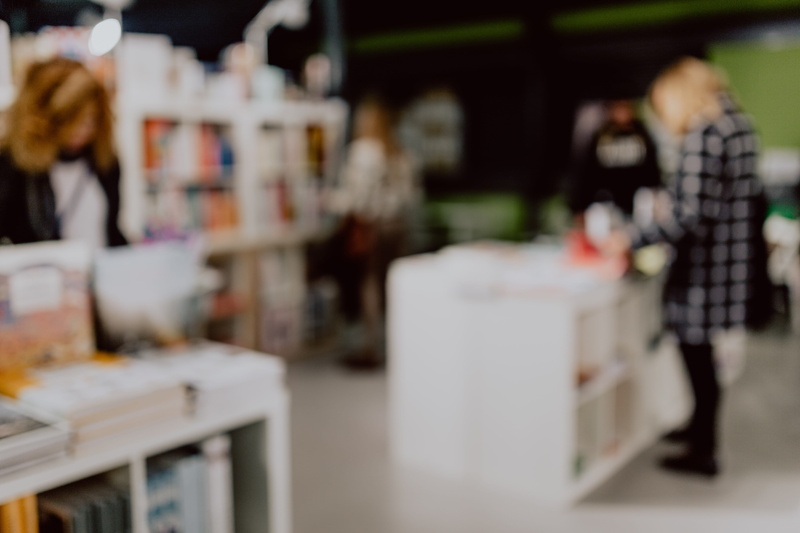 study, many, coffee shop, cafe, consumerism, casual clothing, small business, business, retail, shopping, books, shelves, selective focus, service, occupation