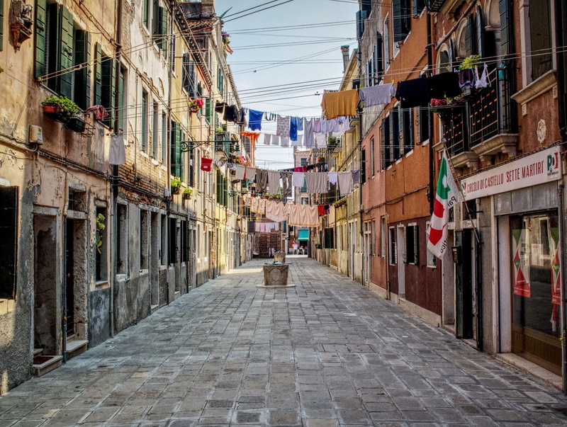 street, venice, clothes, tourism, building Exterior, travel Destinations, road, house, clothesline, city Life, outdoors, travel, italium, medieval, line