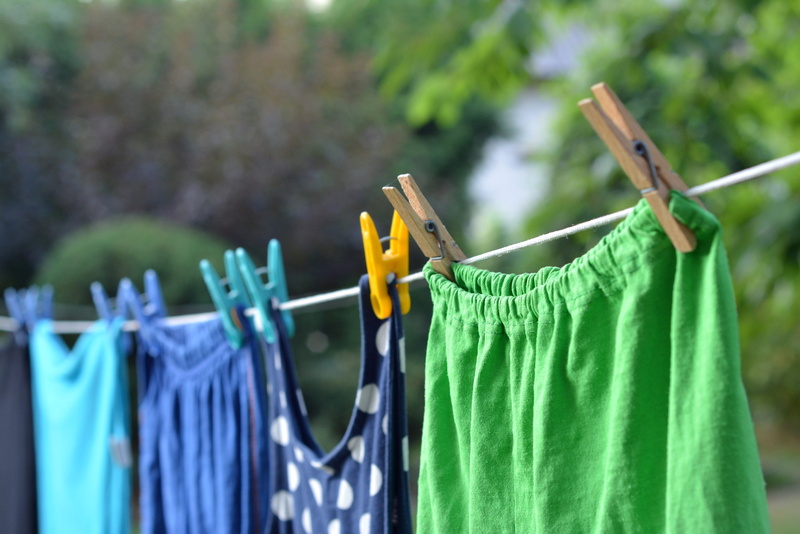 rope, focus on foreground, apparels, drying, textile, multi colored, selective, clothing, daytime, plant, green color, no people, cleaning, Dry, Clip, plastic
