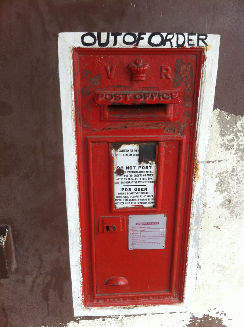 public mailbox, post, script, red, architecture, mailbox, outdoors, old, non-western script, message, text, western script, letter, correspondence, dysfunction
