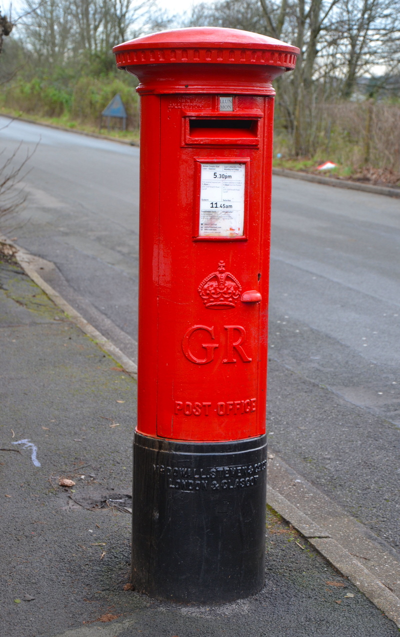outdoors, symbol, Mail, no people, send, old, Box, business, traditional, public mailbox, road, communicate, container, day, Mail Box, metal, service, western script