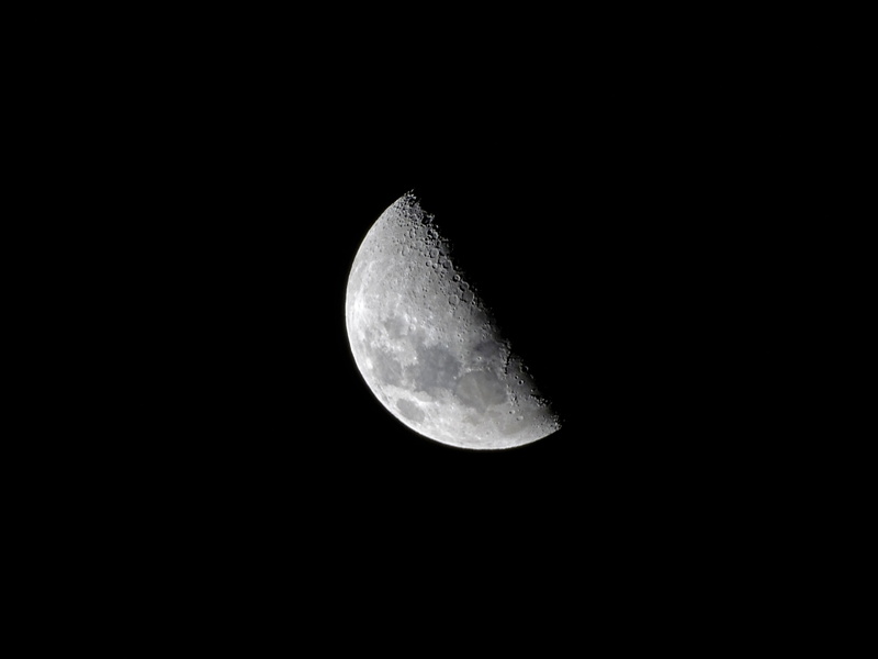 planet, night, copy space, medical imaging x-ray film, half moon, sky, idyllic, no people, planetary moon, space and astronomy, dark, outdoors, moonlight