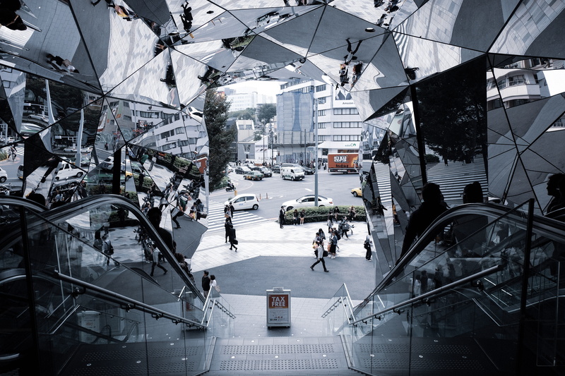 mode of transportation, city, snow, walking, tokyu plaza omotesando harajuku, outdoors, incidental people, day, winter, building, 5K, transportation, architecture