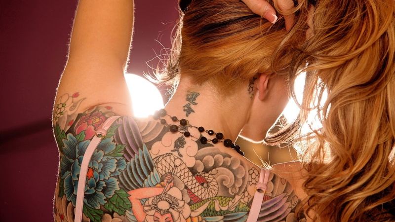 blond hair, hair, women, beautiful woman, people, model, close-up, lifestyles, necklace, young women, leisure activity, back, adult, 720P, tattoo, real people