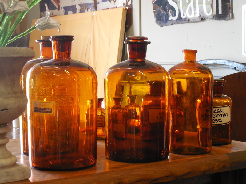 medicinal, container, indoors, treatment, glass, homeopathy, therapeutic, alcohol, medicine, pharmaceutical, herbal, brown, no people, essence, food and drink
