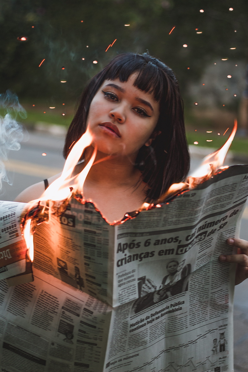 beautiful, front view, outdoors, leisure activity, beauty, one person, young women, tree, newspaper, woman, women, glowing, holding, person, 5K, burning
