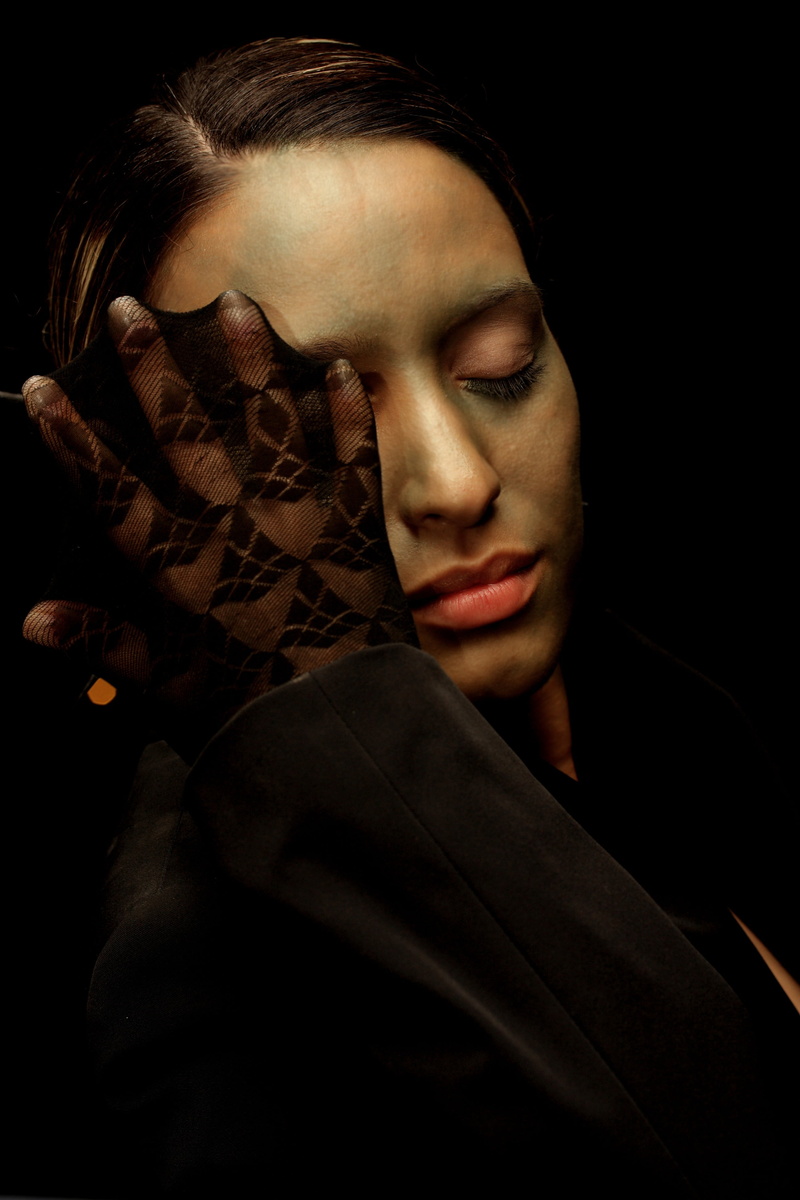 aesthetics, headshot, make-up, real people, beautiful woman, painting, girl, fashion, fine arts, grief, people, beautiful, one young woman only, front view
