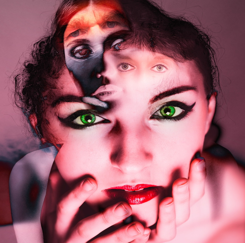 nail, make-up, smudged, looking at camera, dissociation, front view, dissoziativ, young adult, s, eyes, women, identity disorder, faces, beautiful woman