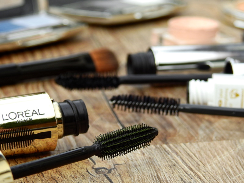 indoors, equipment, brush, variation, close-up, eyelashes, old, wood - material, closeup, eyebrow, mascara, schmink brush, high angle view, 4K, work tool