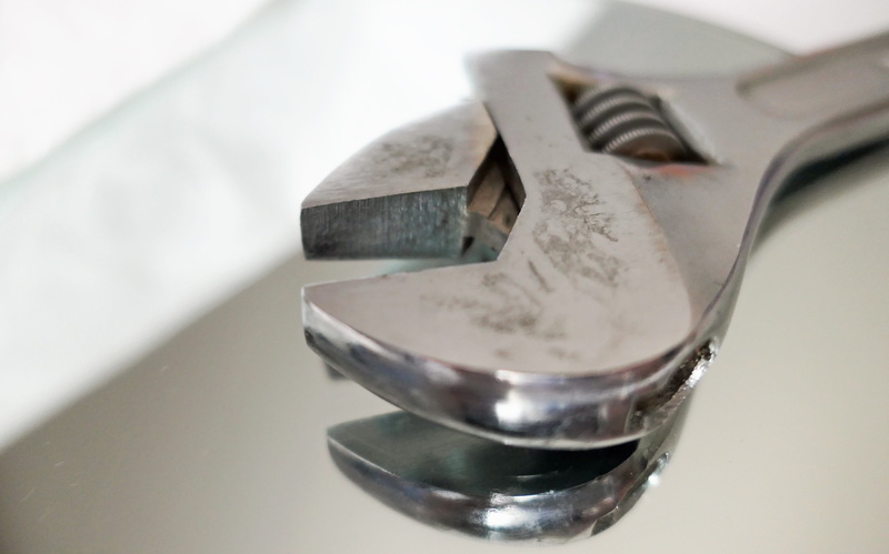 focus on foreground, still life, high angle view, 4K, work bench, silver - metal, silver Colored, craft, water, sink, metal, workshop, selective focus