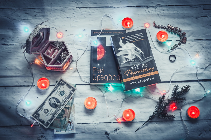 Golden apples of the sun, 2019, 5K, sadness, saver, writer, prose, ray Bradbury, doubt, candles, box, light, 451 degrees Fahrenheit, Muse, blue, garland