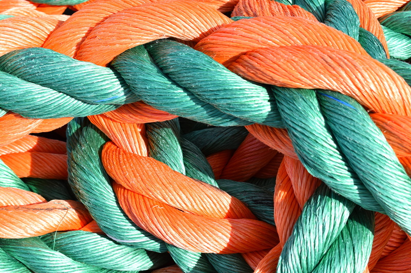 intertwined, Lace, 5K, backgrounds, nautical Vessel, complexity, textured, red, close-up, Piola, no people, twisted, braided, tied Knot, green color, full frame