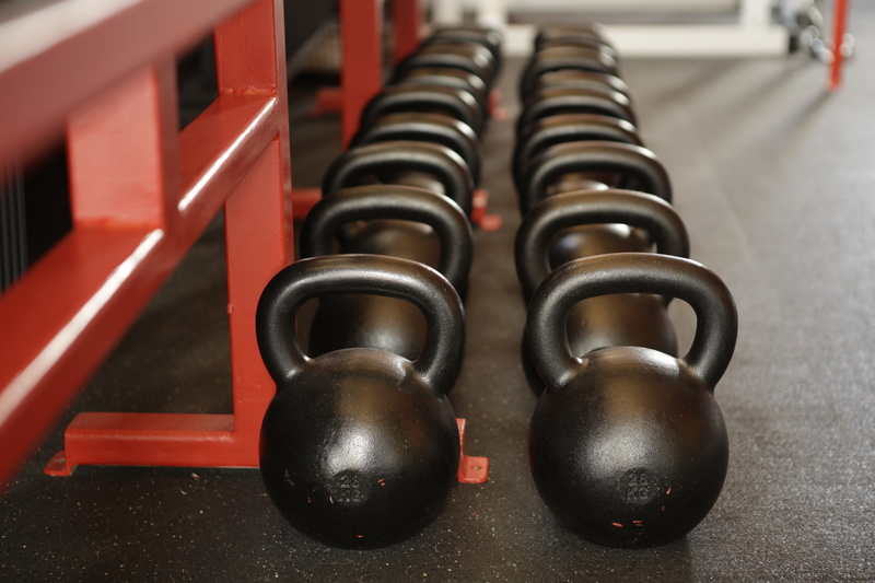 black color, large group of objects, full body, order, set, no people, sport, force, 5K, day, weightlifter, leisure, group of objects, building, training