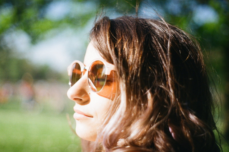 sunglasses, headshot, women, sun, close-up, outdoors, long hair, young adult, closeup, fashion, female, human hair, eyes, green, brown, bright, photo, outdoor