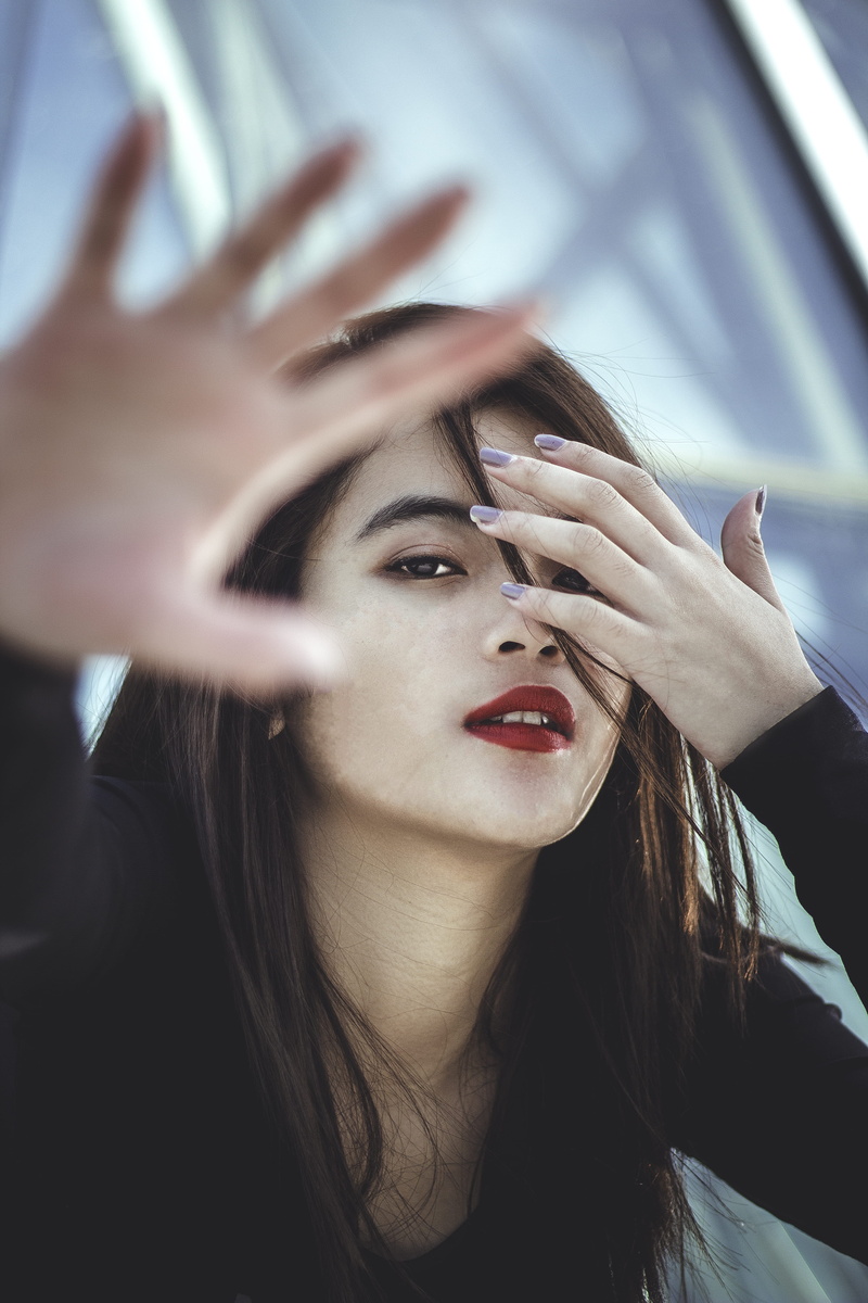 manicure, long, real people, beautiful woman, eye, face, girl, make-up, woman, indoors, morning, young adult, women, towards, city, lips, leisure activity