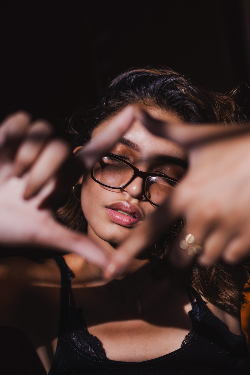 4K, face, looking through, adult, goggles, hairstyle, human hand, eyes closed, front view, san diego, human body part, people, real people, brown hair