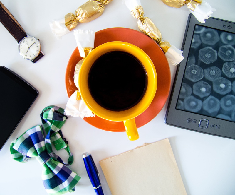 table, directly above, beautiful, Coffee, cup, drinking glass, close-up, the layout of, indoors, creativity, office, 2K, black, pen, view from above, fashion