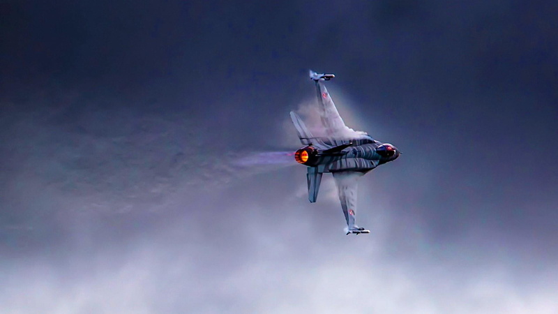 skill, sport, fly, 1080P, nature, sky, adult, flying, fighting falcon, mid-air, extreme sports, low angle view, copy space, motion, falcon, cloud - sky