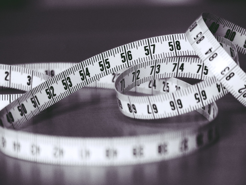 single object, still life, fashion, measure, tape measure, dieting, instrument of measurement, number, weight scale, take measurements, centimeters, ruler