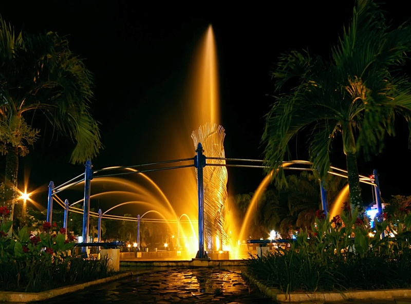 fountain, evening, reflections, city, flowing water, long exposure, balikpapan, built structure, nighttime, trees, illuminated, 1080P, spraying, sky, blurred motion
