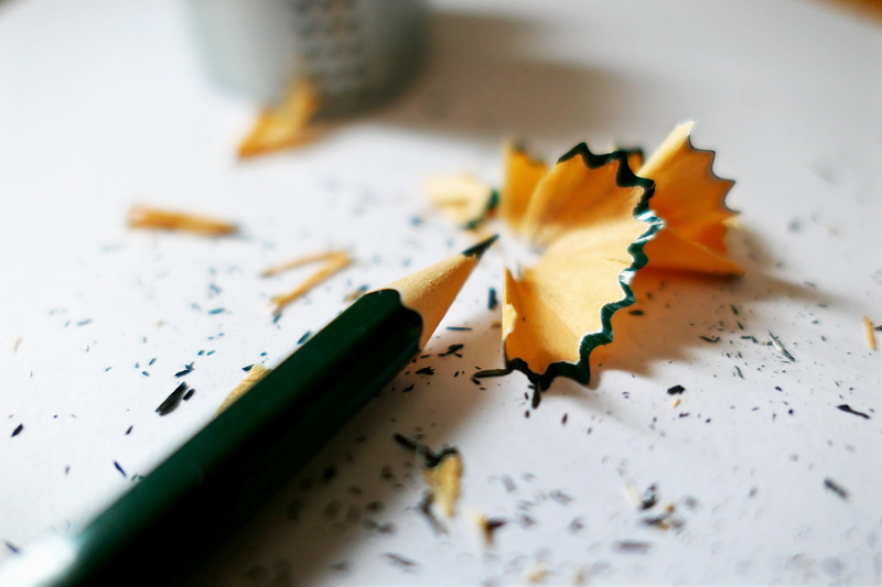 sharp, photography, high angle view, selective focus, indoors, desk accessories, colored pencils, sharpened, tips on, table, pencil, colorful, spitzer
