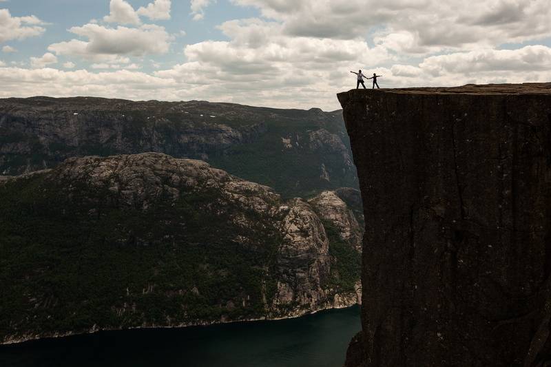 people, standing, holding hand, white, sky, destination, photo, solid, architecture, mountain, person, toe, nature, man, daytime, 5K, two, near, hill