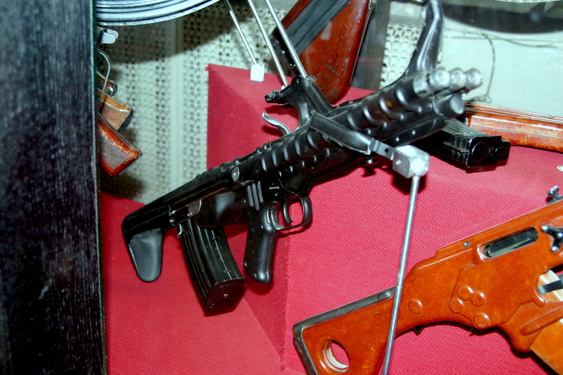 LONG, black color, occupation, bullpup, pace, built, cartridge, high angle view, gun, 430mm, toy, close-up, weapon, manufacturer, machine, Soviet, design