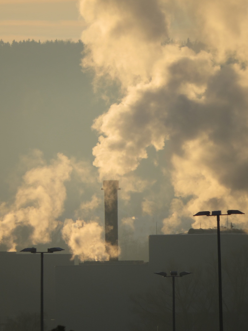 environmental issues, nature, cloud - Sky, Pollution, building exterior, sky, smoke stack, air pollution, industrial plant, fumes, Smoke, factory, environmental protection
