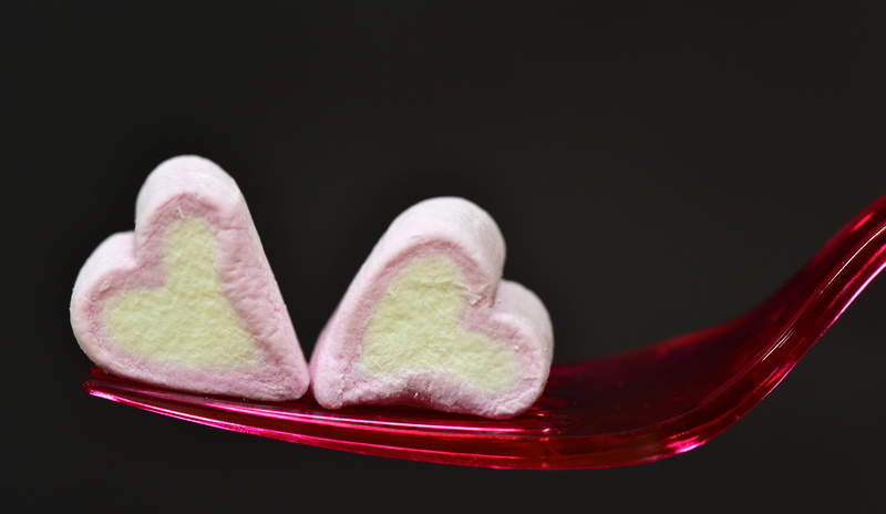 candy, together, no people, herzchen, romance, indoors, delicious, still life, three objects, close-up, marshmallow, indulgence, heart, symbols, candy heart