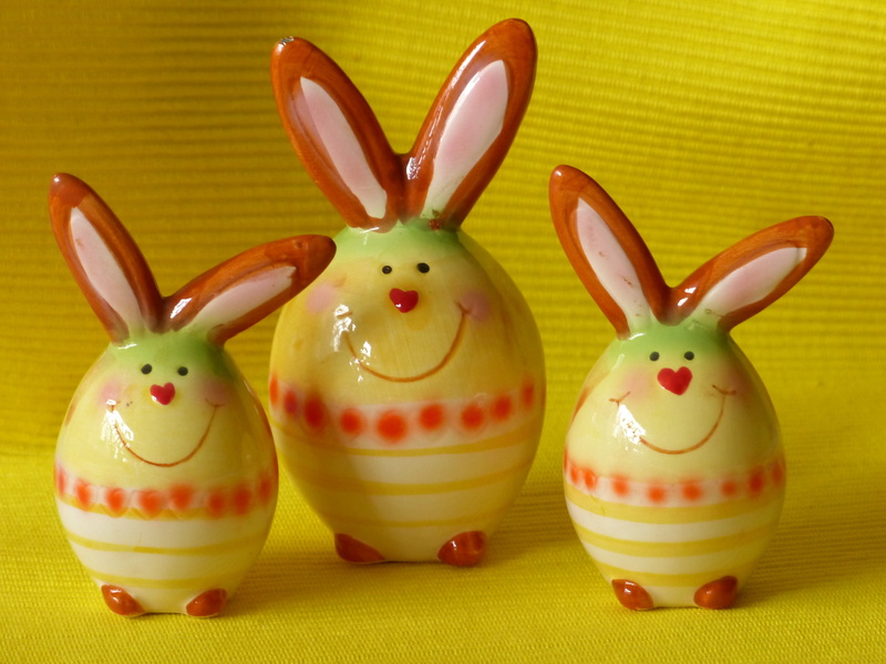 mammal, rabbit - Animal, deco, holiday, easter decoration, easter, food, easter egg, figurines, indoors, bunny, red, egg, white, sound, creativity, easter mood